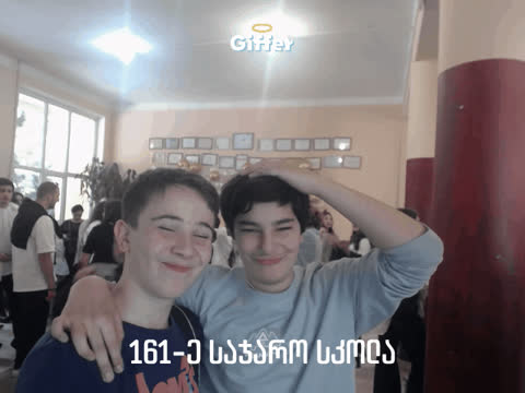 1823989