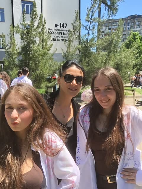 1888074