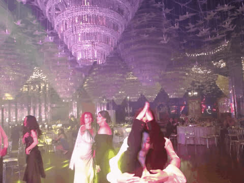 1889158