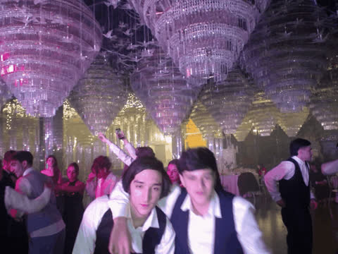 1890428