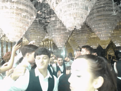1890522