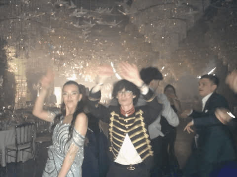 1890931