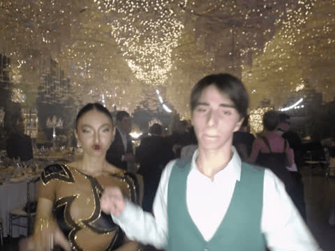 1891087