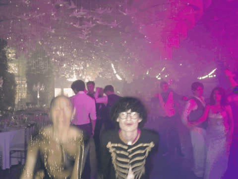 1891138