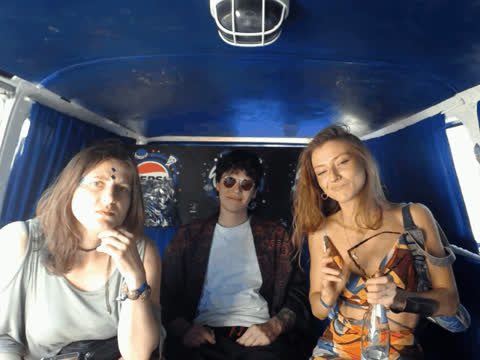 1901989