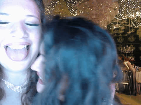 1899300