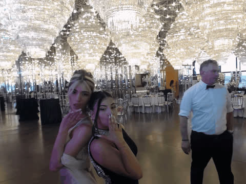 1902812