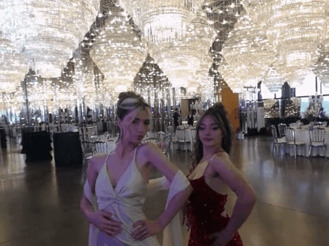 1902804