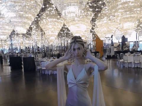 1902806