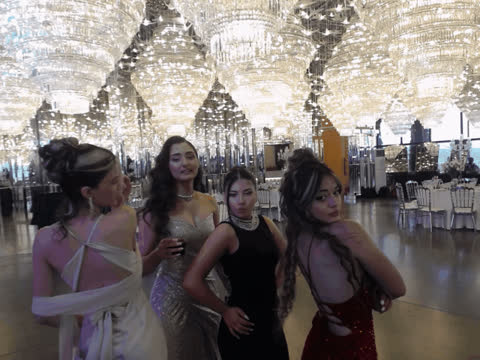 1902809