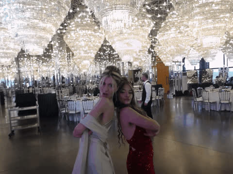 1902803