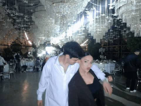 1900400