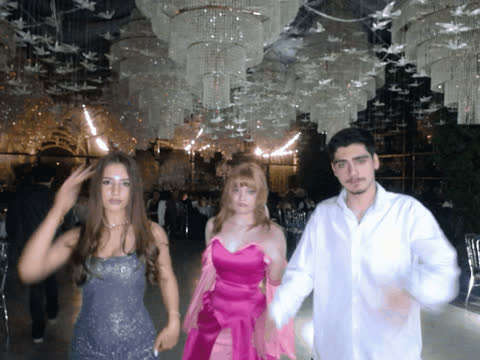 1900389