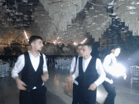 1900418
