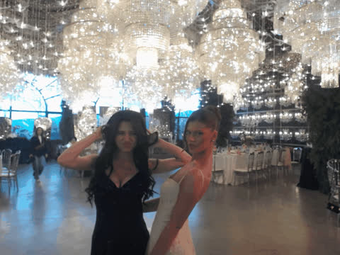 1900521