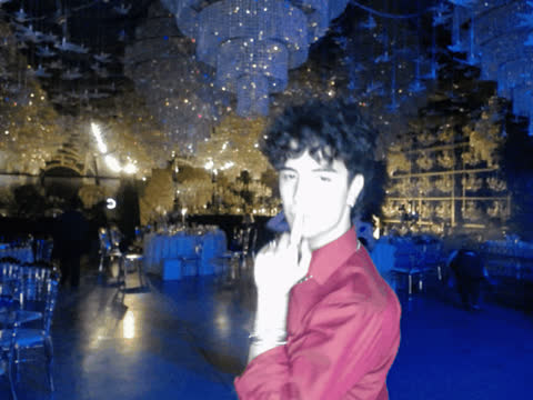 1900819