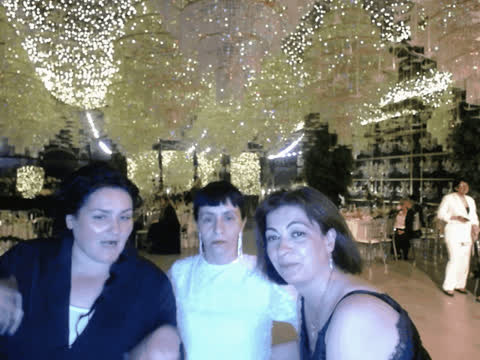 1900679