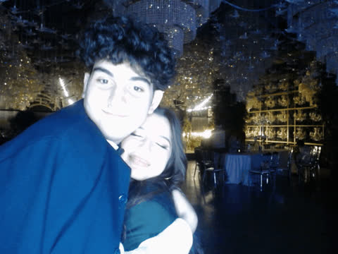 1900830