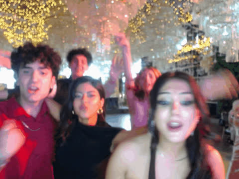 1900561