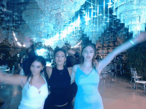 1900770