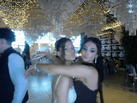 1900580