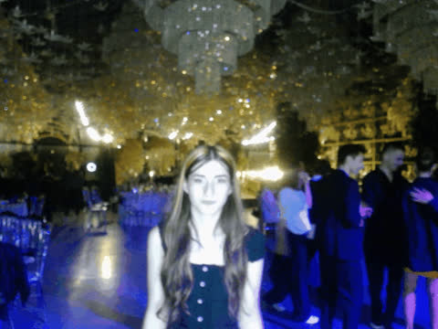 1900812