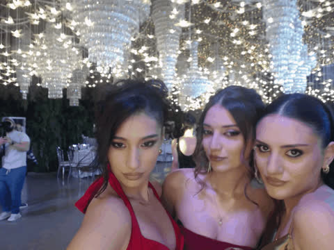 1902239