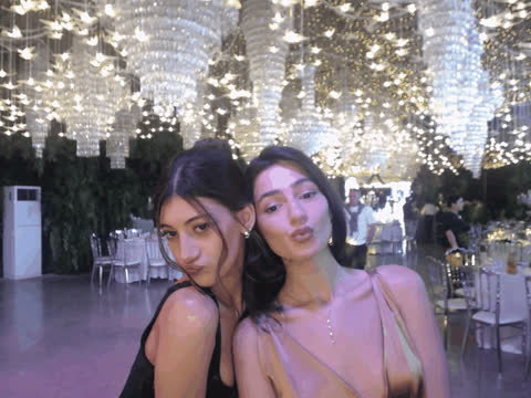 1902228