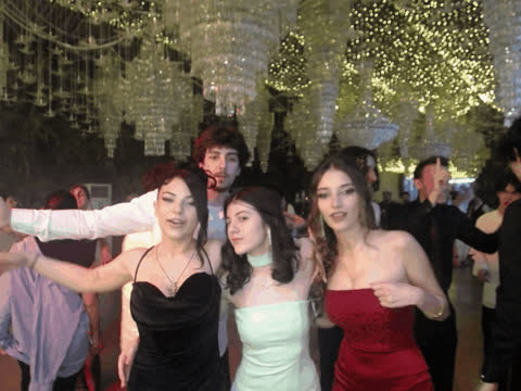 1902382
