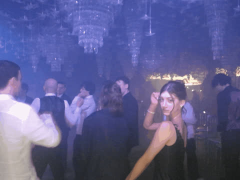 1902629