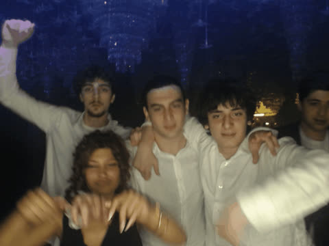 1902583
