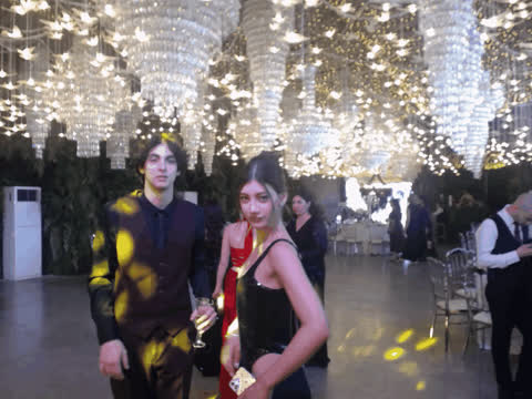 1902208