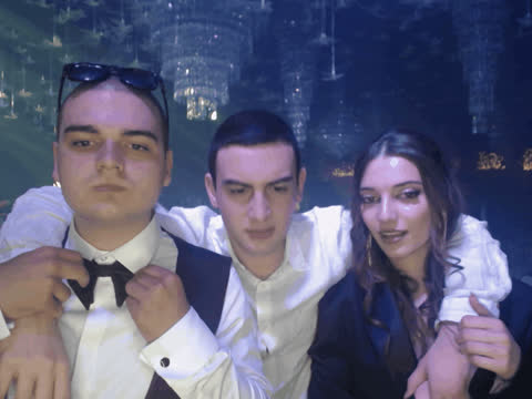 1902725