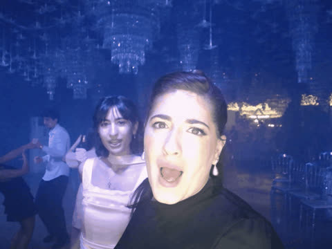 1902569