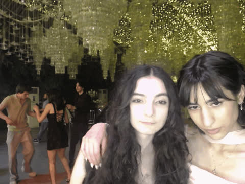1902487
