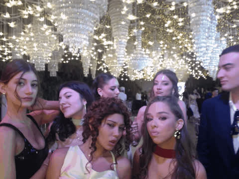 1902253