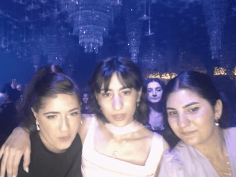 1902499