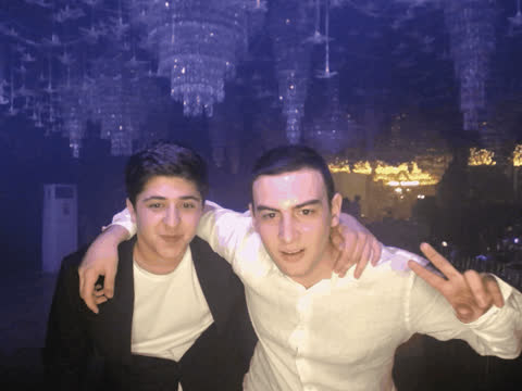 1902595