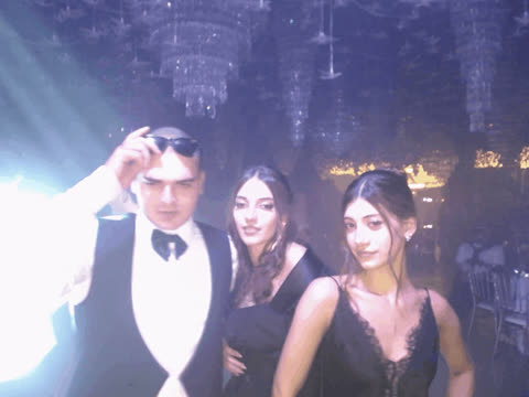 1902712
