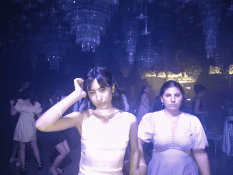 1902684