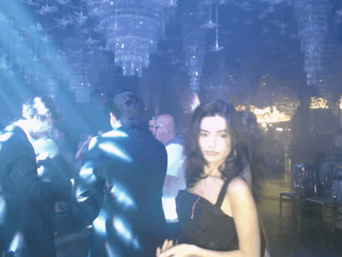1902547