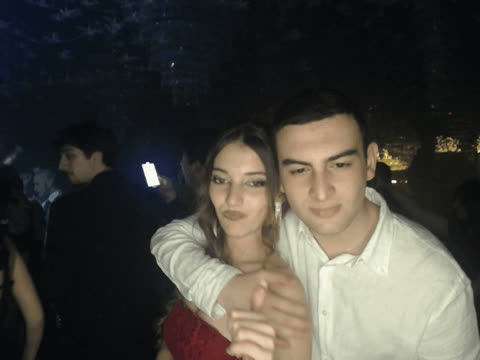1902548