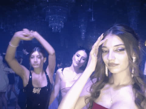 1902518