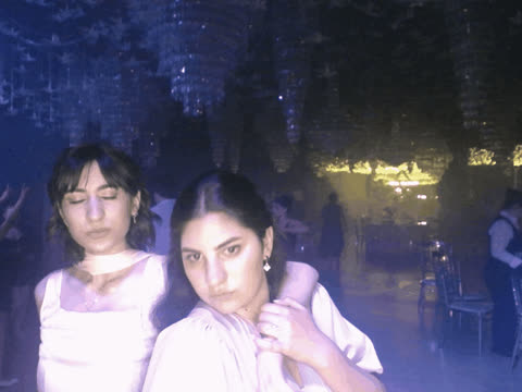 1902689