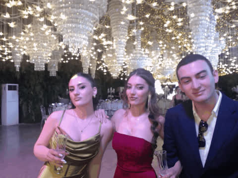 1902247