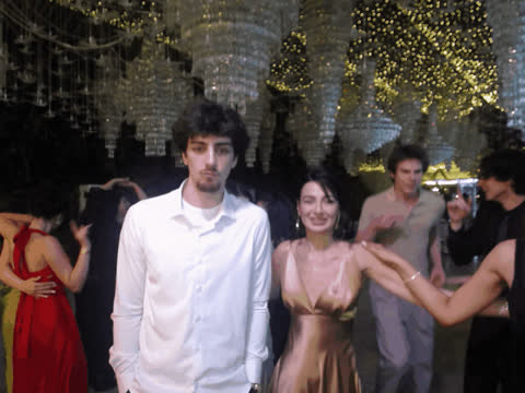 1902341