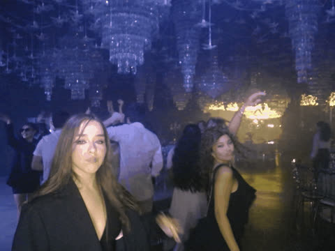 1902695