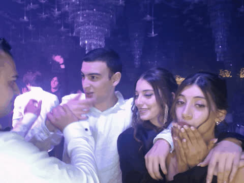 1902716