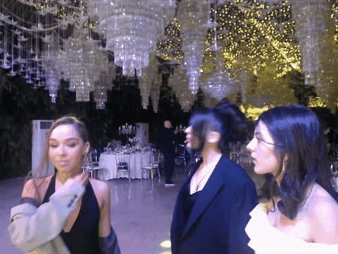 1902451