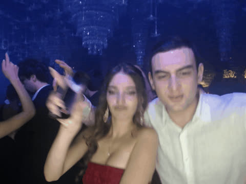 1902549